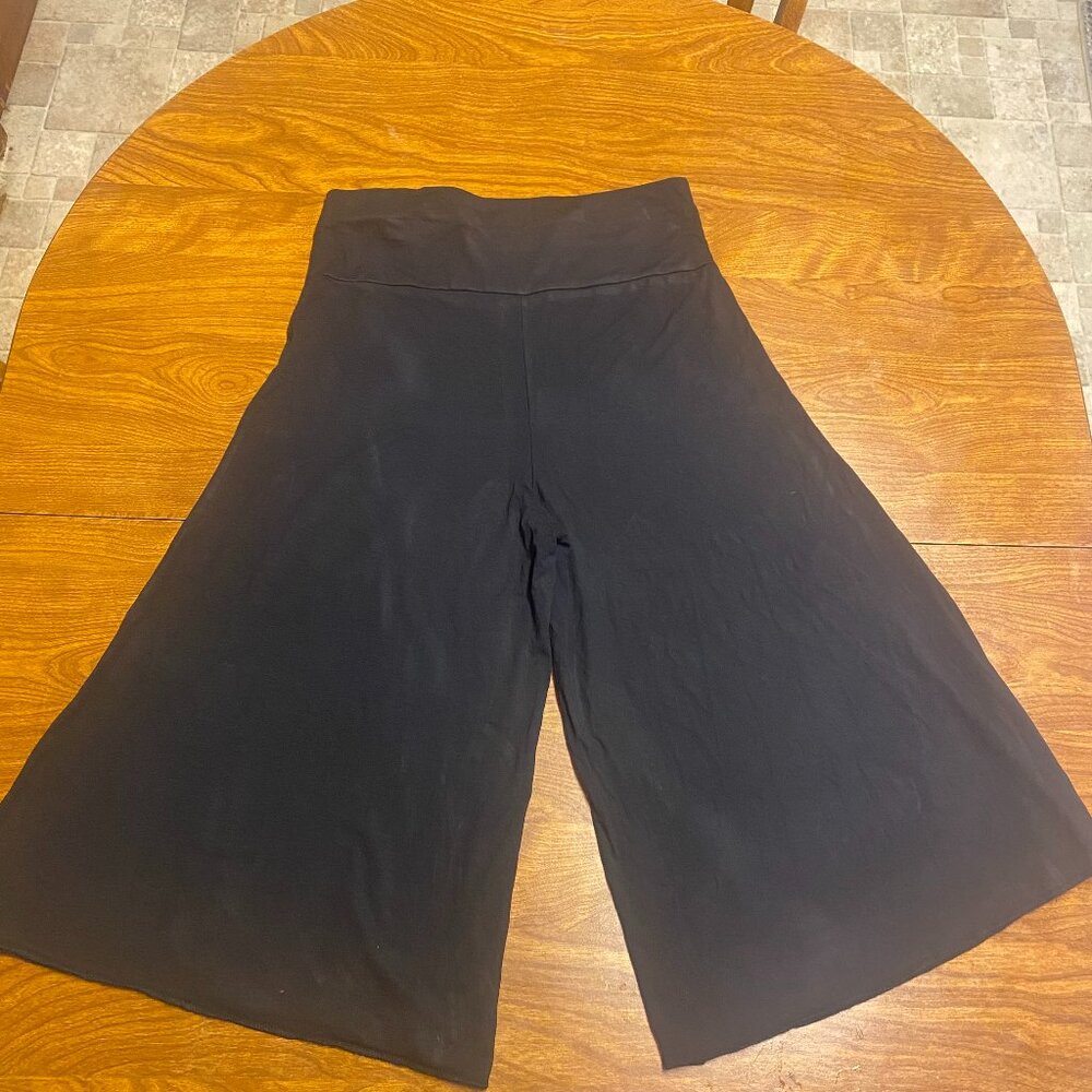 Second-Hand Black Flared Capri